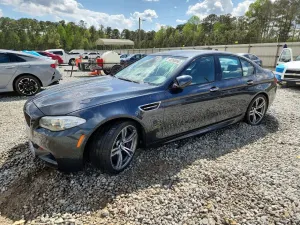 BMW M5 4.4L 8 2013
