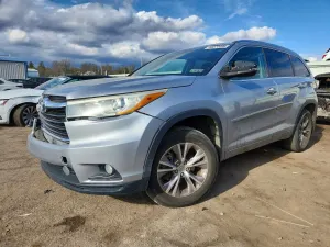 Toyota Highlander 3.5L 6 2015