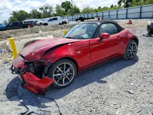 Mazda MX-5 (Miata) 2.0L 4 2023