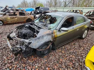 Chrysler 200 2.4L 4 2013