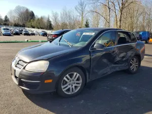 Volkswagen Jetta 2.0L 4 2010