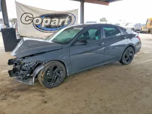 Hyundai Elantra 2.0L 4 2026