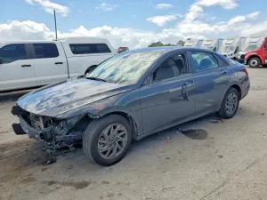 Hyundai Elantra 2.0L 4 2024