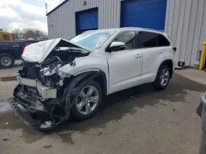 Toyota Highlander 3.5L 6 2015
