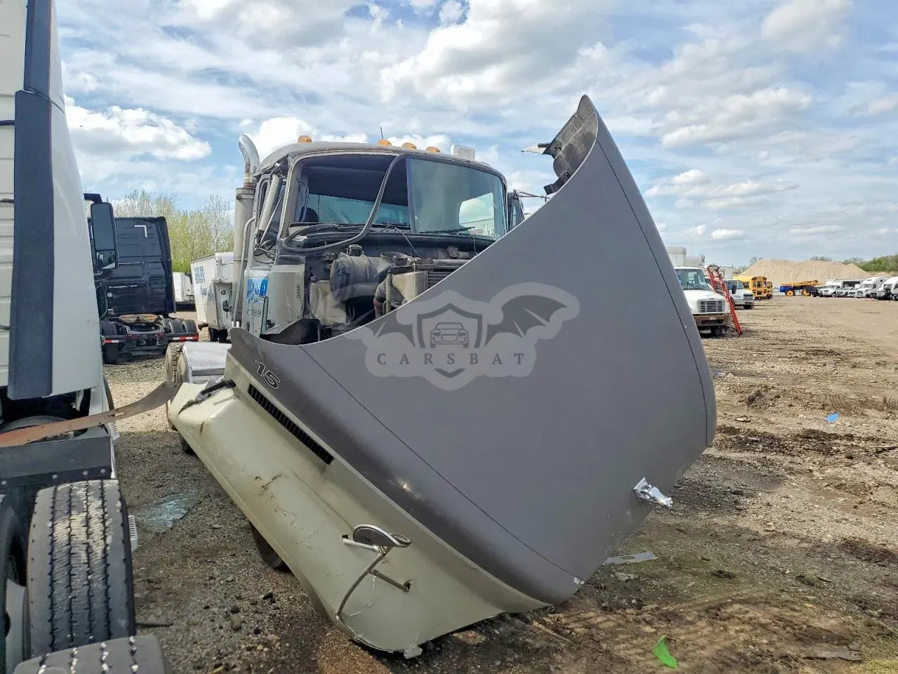 Mack 600 6 2001