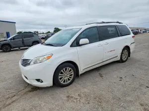 Toyota Sienna 3.5L 6 2013