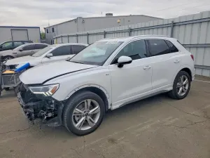 Audi Q3 2.0L 4 2024