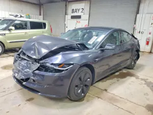 Tesla Model 3 2025