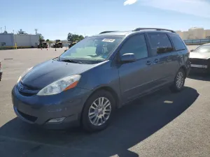 Toyota Sienna 3.5L 6 2010