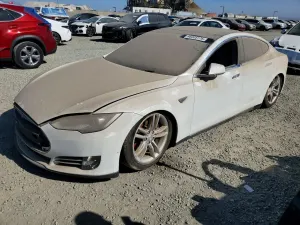 Tesla Model S 2013