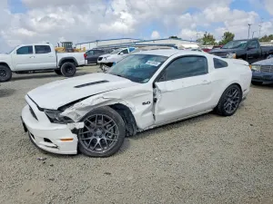 Ford Mustang 5.0L 8 2013
