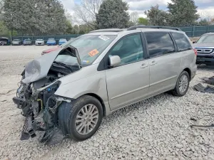 Toyota Sienna 3.5L 6 2010