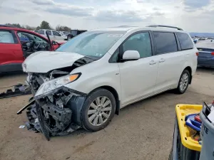 Toyota Sienna 3.5L 6 2017
