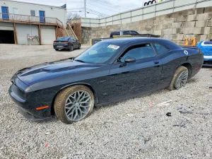Dodge Challenger 5.7L 8 2015