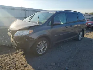 Toyota Sienna 3.5L 6 2012