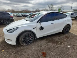 Tesla Model Y 2025