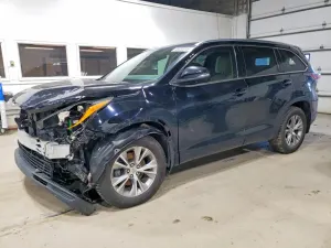 Toyota Highlander 3.5L 6 2015