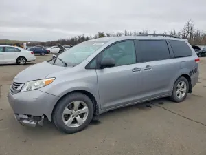 Toyota Sienna 3.5L 6 2012