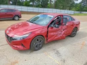 Hyundai Elantra 2.0L 4 2023
