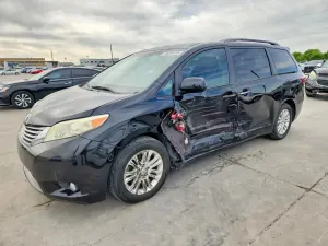 Toyota Sienna 3.5L 6 2015