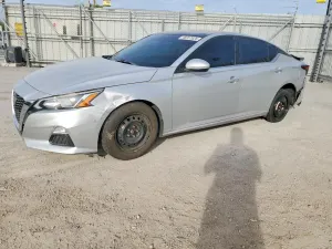 Nissan Altima 2.5L 4 2020