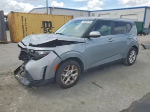Kia Soul 2.0L 4 2023