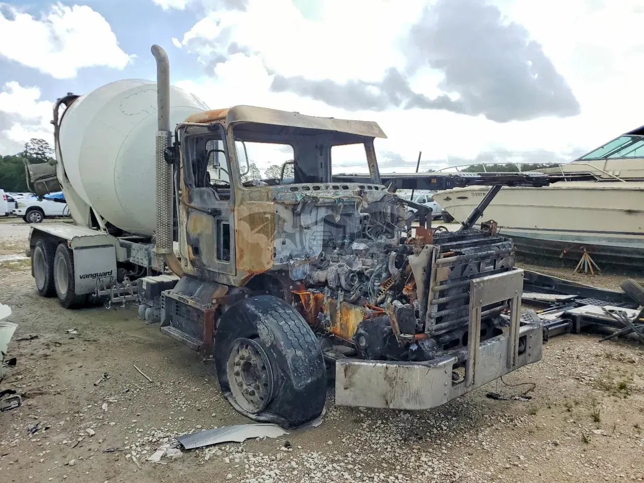 Mack Granite 10.8L 6 2020