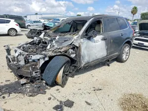 Volvo XC90 2.0L 4 2016