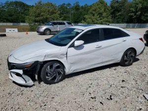 Hyundai Elantra 2.0L 4 2024