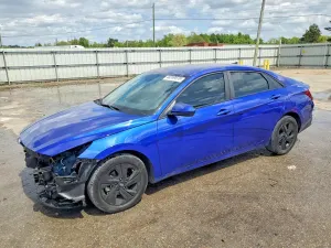 Hyundai Elantra 2.0L 4 2023