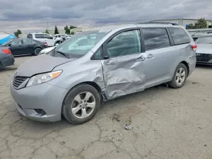 Toyota Sienna 3.5L 6 2014