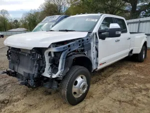 Ford F-350 6.7L 8 2025