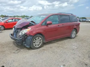 Toyota Sienna 3.5L 6 2017