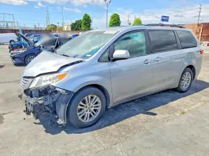 Toyota Sienna 3.5L 6 2017