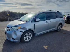 Toyota Sienna 3.5L 6 2012
