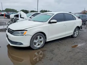 Volkswagen Jetta 2.0L 4 2012