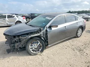 Nissan Altima 2.5L 4 2015