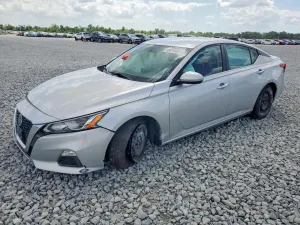 Nissan Altima 2.5L 4 2020