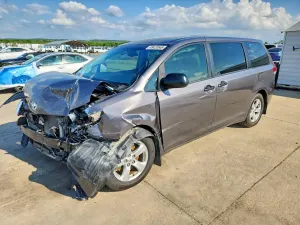 Toyota Sienna 3.5L 6 2014