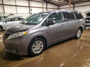 Toyota Sienna 3.5L 6 2011