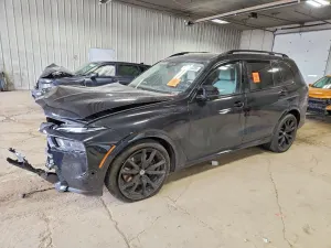 BMW X7 4.4L 8 2023