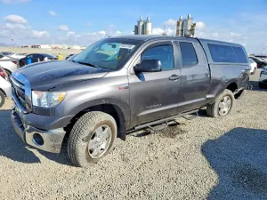 Toyota Tundra 5.7L 8 2011