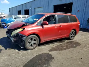 Toyota Sienna 3.5L 6 2011