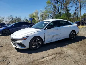 Hyundai Elantra 2.0L 4 2025