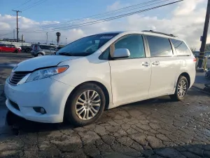 Toyota Sienna 3.5L 6 2011