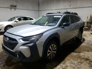 Subaru Outback 2.5L 4 2025