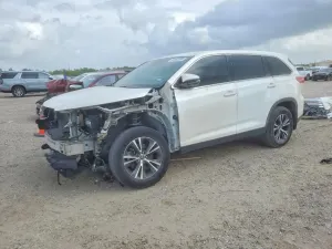 Toyota Highlander 3.5L 6 2019