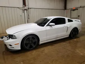 Ford Mustang 5.0L 8 2014