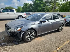 Nissan Altima 2.5L 4 2021