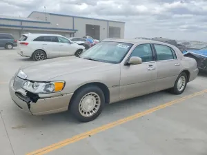 Lincoln Town Car 4.6L 8 2001